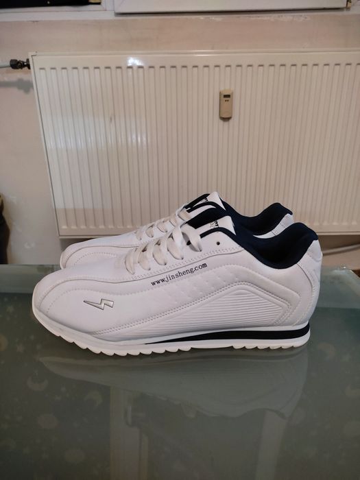 Нови мъжки обувки