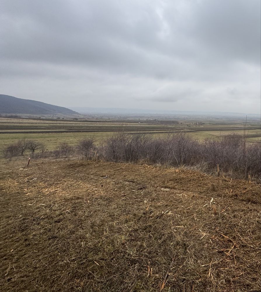 Teren extravilan 1100 mp Poplaca spre Orlat.priveliste superba.schimb