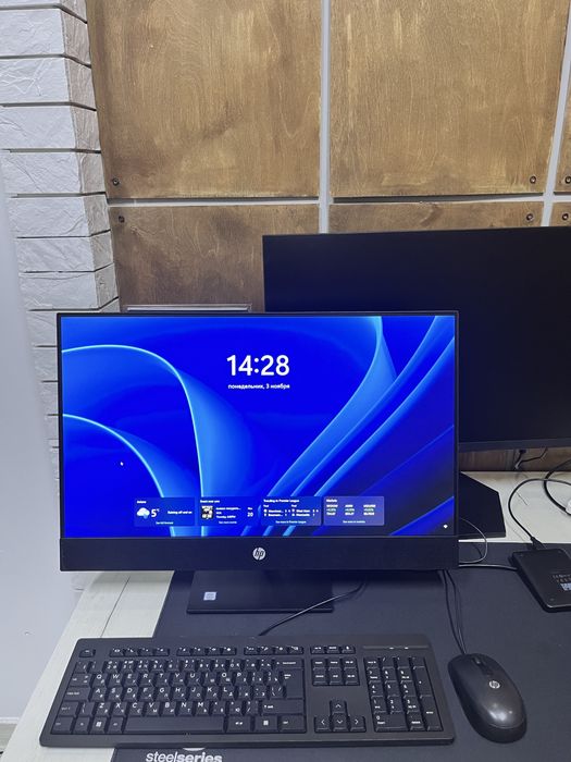 Моноблок HP i3-8100T 12gb ozy 256gb ssd / 1tb hdd клава и мышь вместе