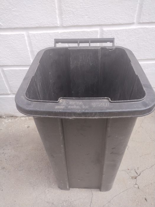 Продам мусорный бак