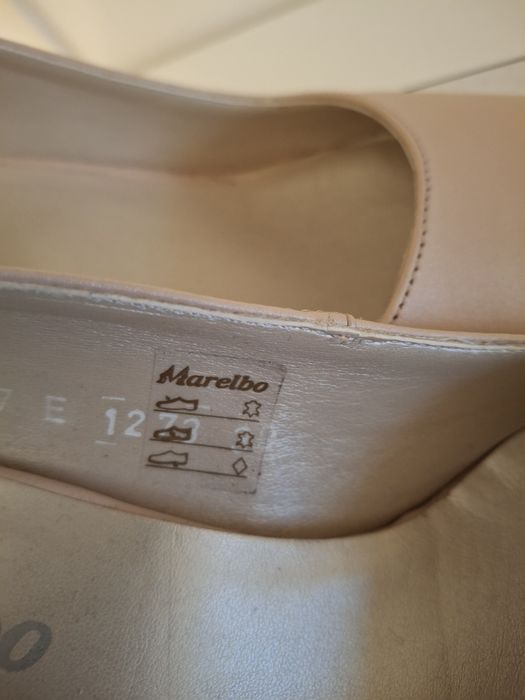 Pantofi cu toc, mărime 39