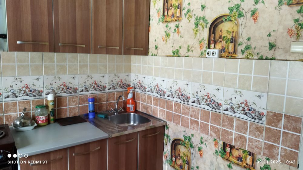 Продается 2х ком в районе аблакетка.блакетке ,на 2 этаже с балконом  3