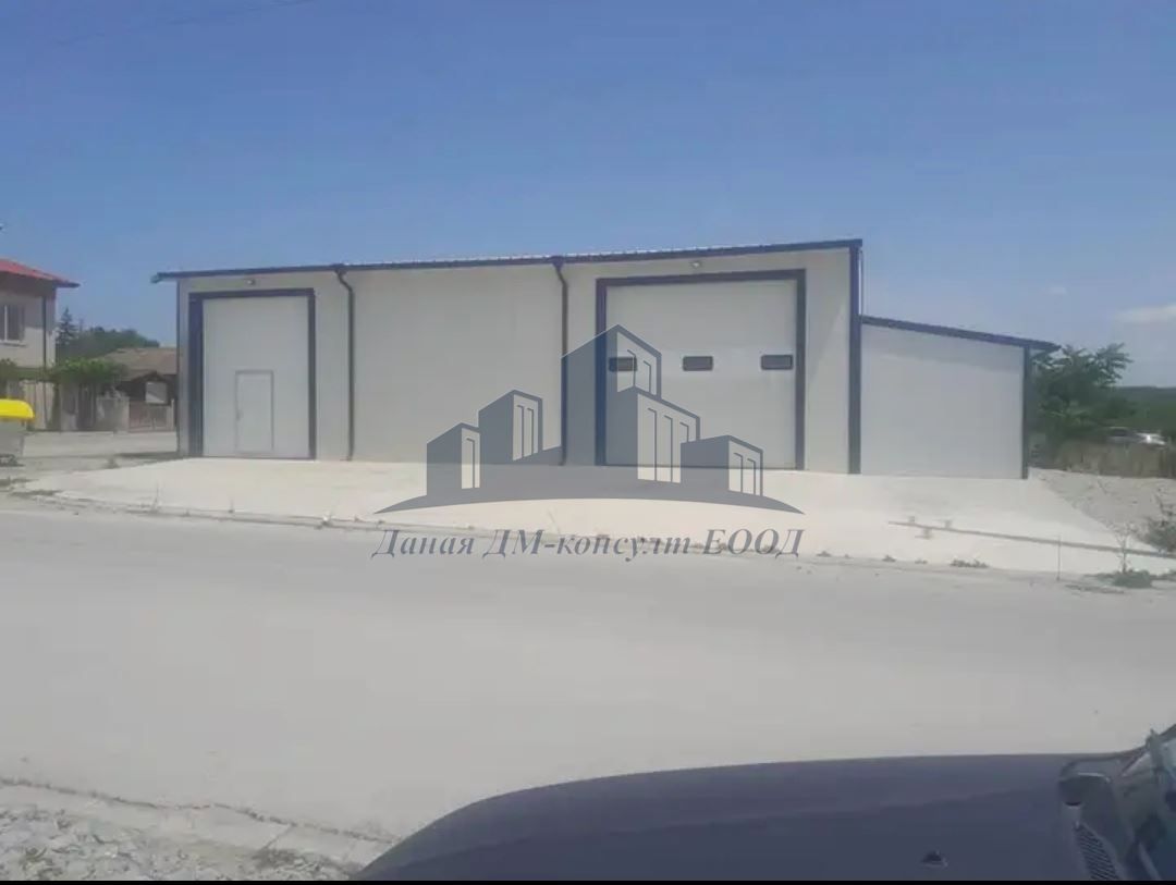 Продава се Склад в Шумен, Дивдядово - 200 кв.м за 5 €/кв.м - Снимка #1