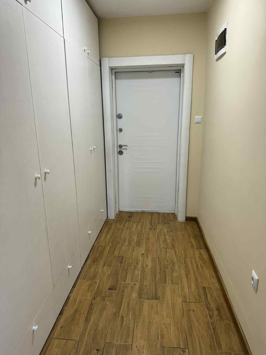 Дава се под наем Тристаен апартамент в Враца, Център - 80 кв.м за 408 € - Снимка #6