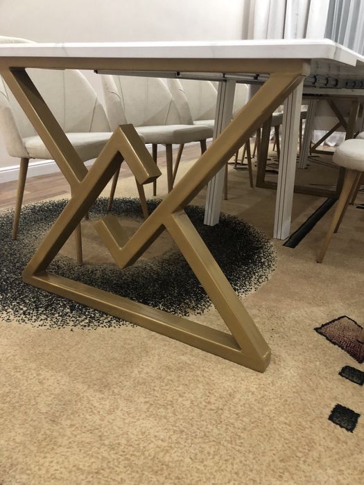 Почти новый стол трансформер на 4 м