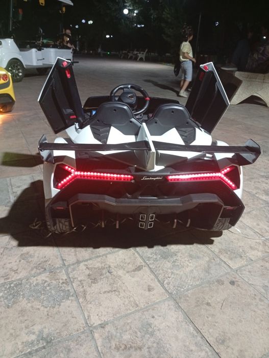 Lamborghini yangi upakovkada