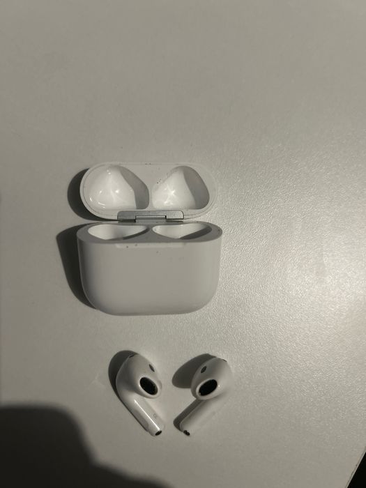 продам airpods4 с шумоподовлением