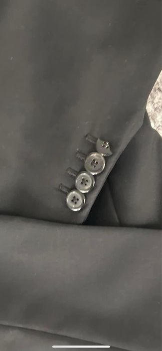 Vand costum Prada
