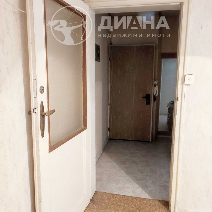 Продава се Тристаен апартамент в Пловдив, Център - 80 кв.м за 2063 €/кв.м - Снимка #9