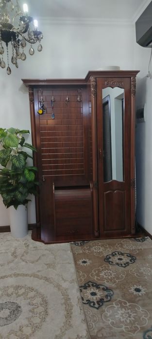 Prixoshka mebel sotiladi