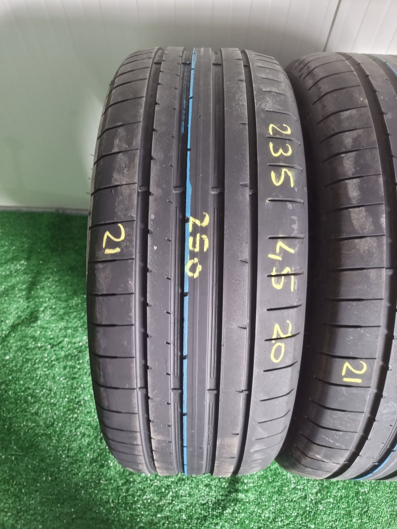 235.45.20 dunlop