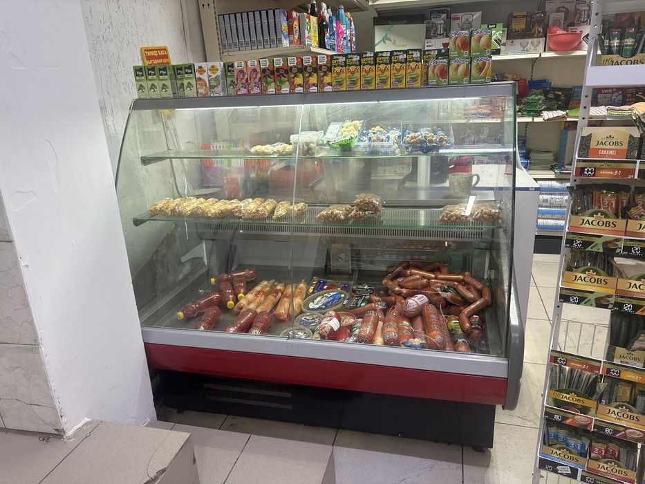 Продам холодильник витринный
