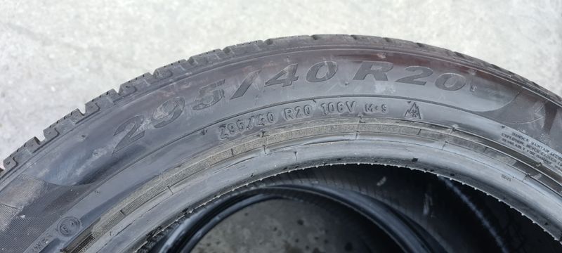 295/40/20//265/45/20.PIRELLI Scorpion Winter