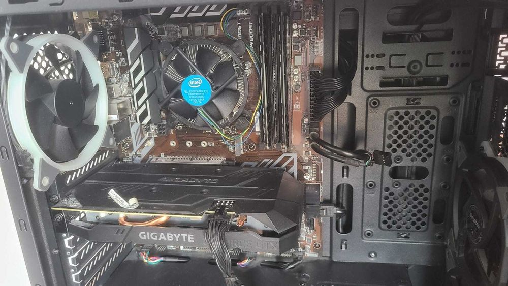 PC Gaming,GTX 1660,16gb ram,i5-9400f