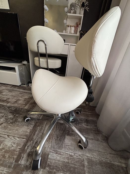 Козметично легло и стол