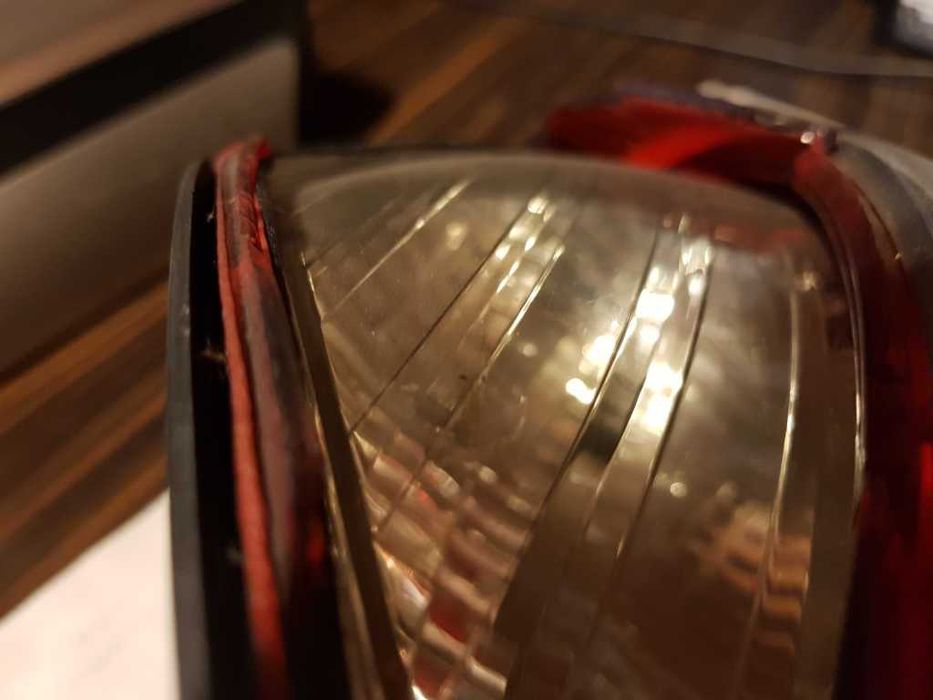 Заден десен ориг.стоп за  Мерцедес 320 S 2006г-леко счупен работи