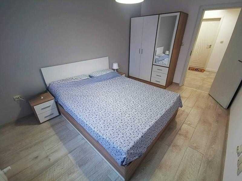 Двустаен апартамент в кв. Редута