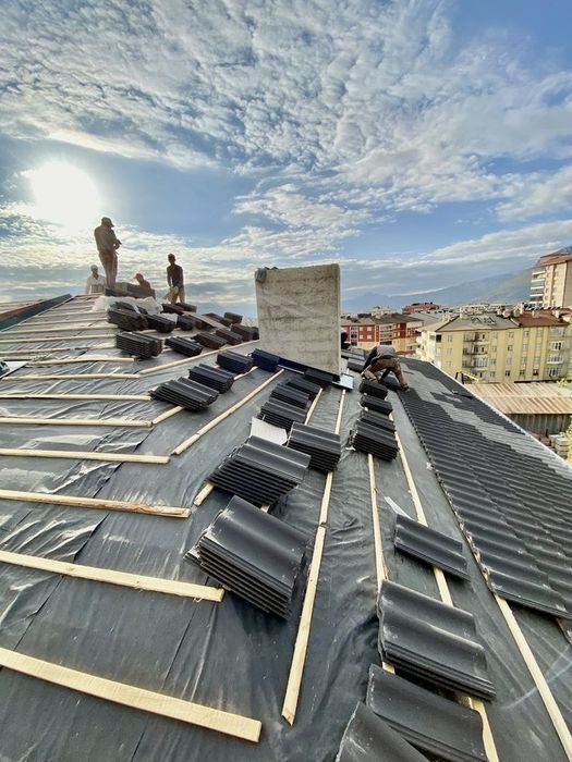 Montaj Acoperiș Profesional Rapid și Durabil Echipă cu Experiență