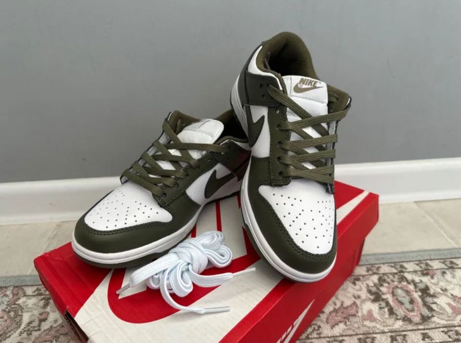 Кроссовки Nike абсолютно новые