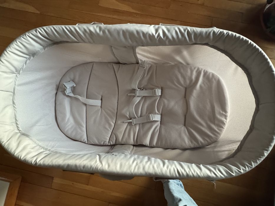 Vand patut chicco & leagan si scaun de masa