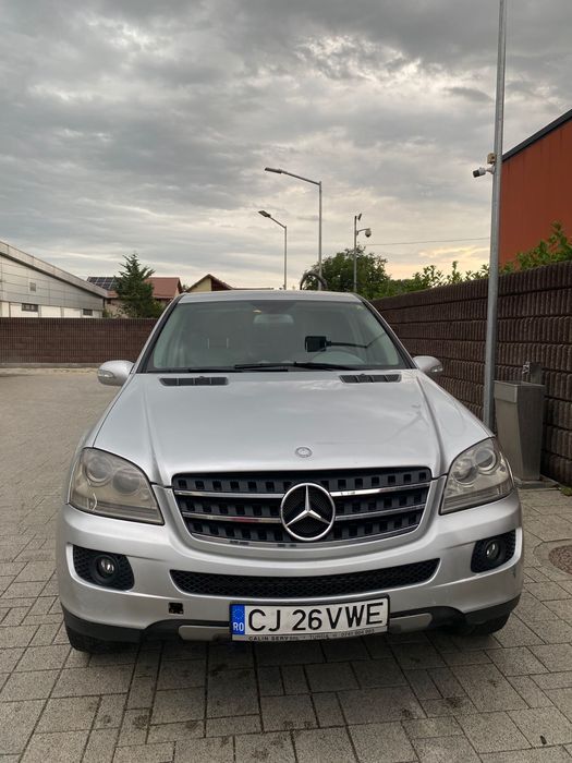 Vând Mercedes ML 320 Autoutilitara