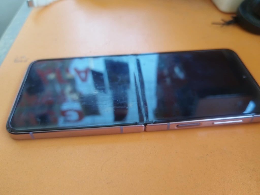 Samsung Galaxy Z Flip 4