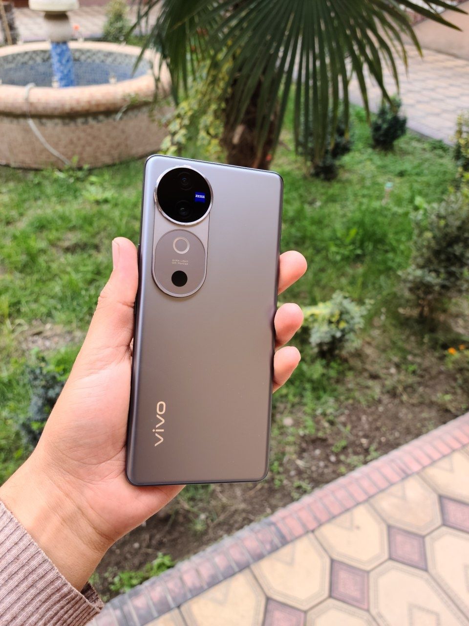 SROCHNO‼️Vivo v 40 zeiss
