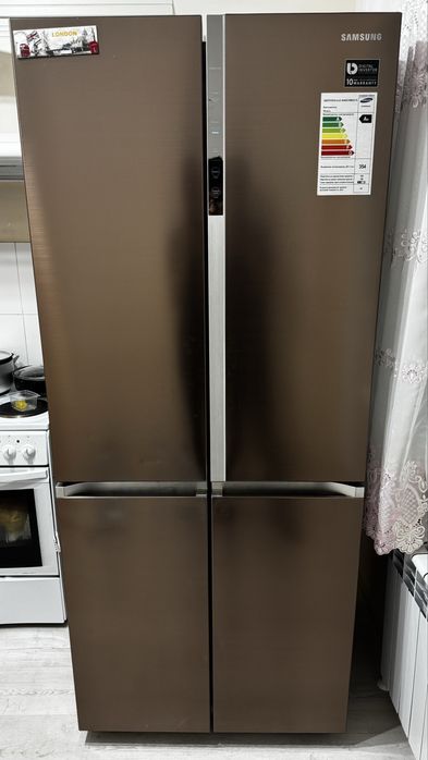 Премиальный холодильник Samsung четырех дверный 486 л