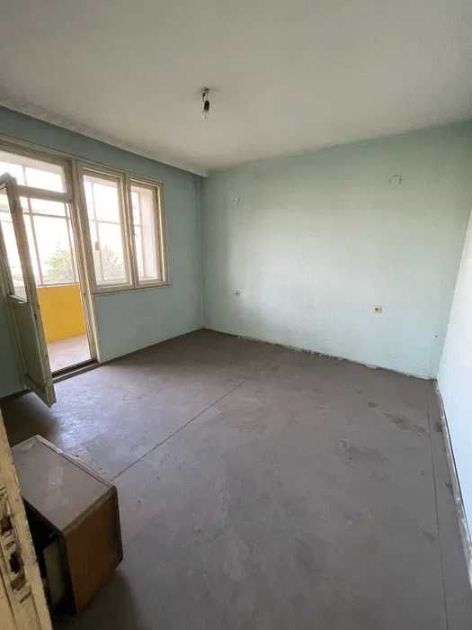 Продава се Четиристаен апартамент в Карлово - 110 кв.м за 450 €/кв.м - Снимка #1