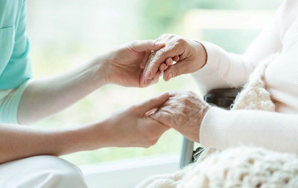 Îngrijire la domiciliu pentru persoane vârstnice