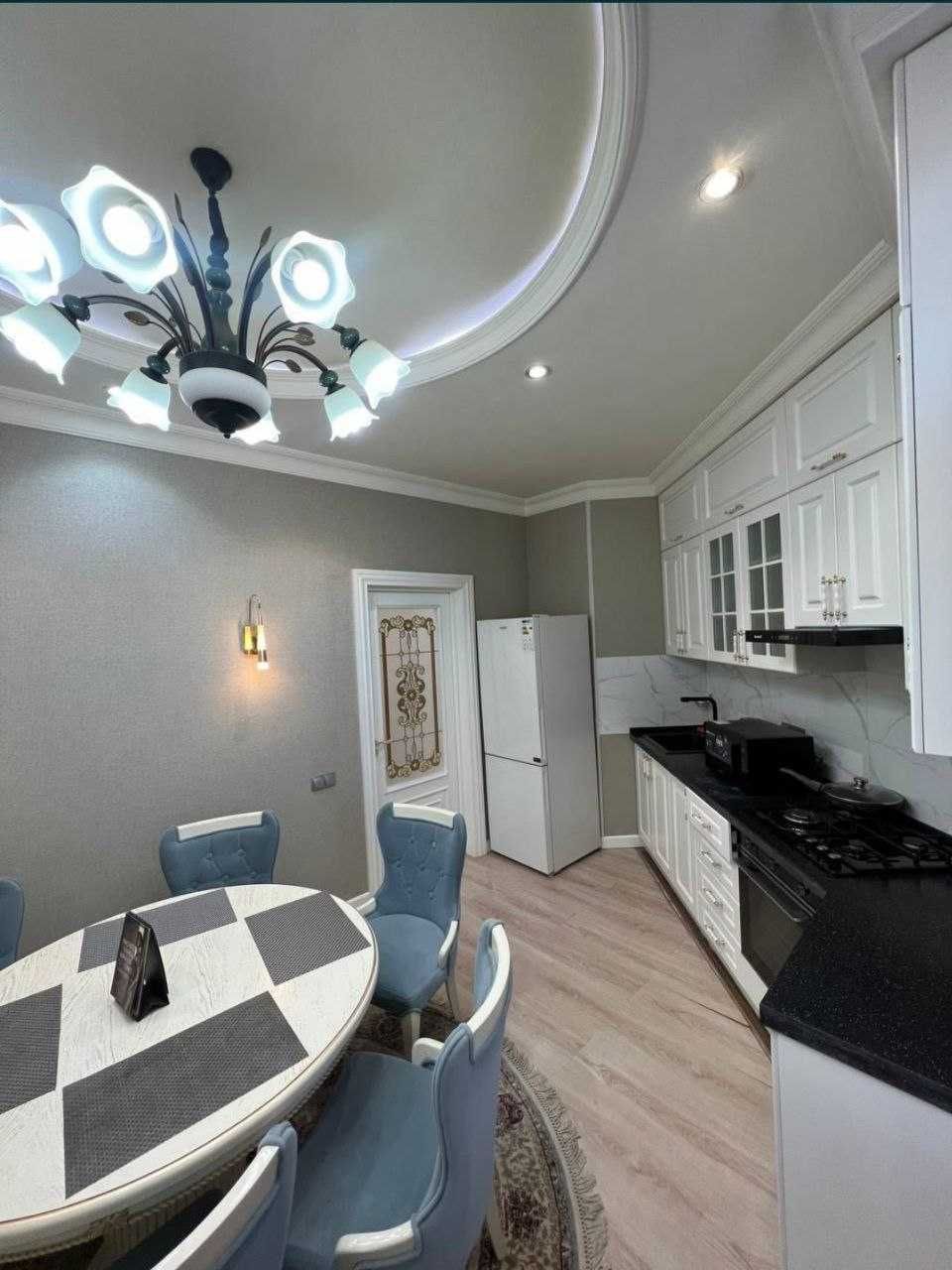 Срочно продам шикарную 2х ком на Шайхантахурский , Чорсу рынок.441*