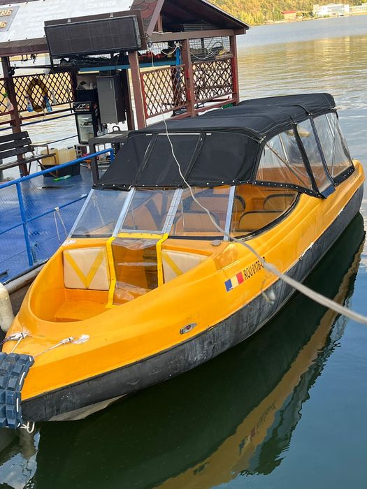 Barca VIPER 12 persoane