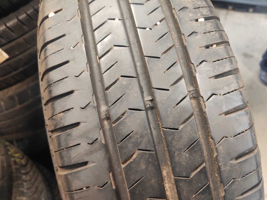 2бр.летни гуми 215/75/16C Nexen