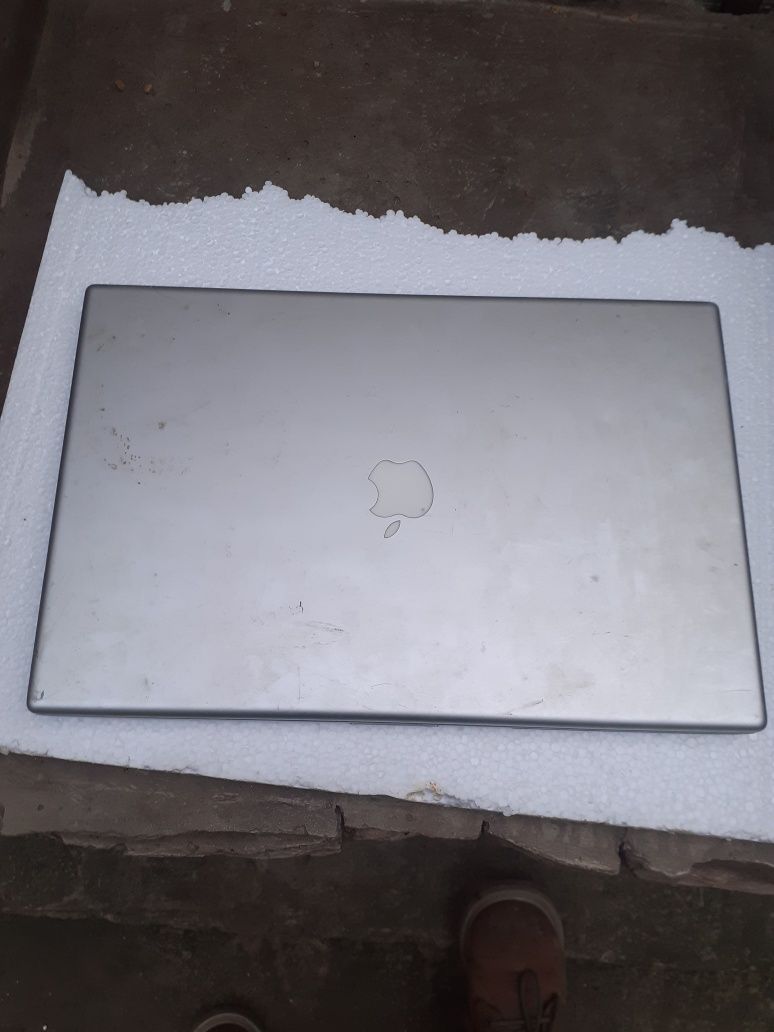 Laptop Apple powerbook g4 model A1107 de 17 inch pt piese