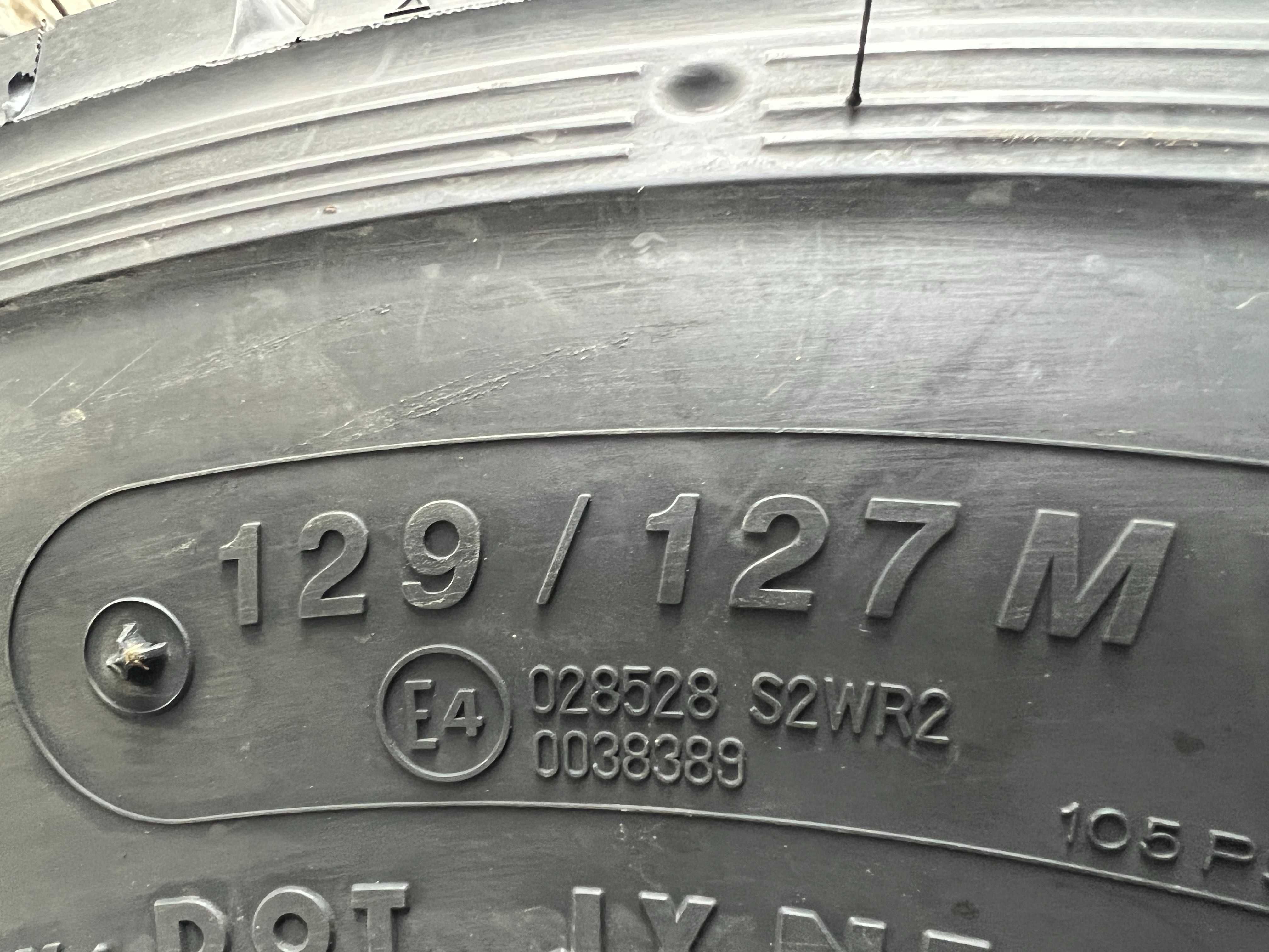 2 Нови товарни гуми 225/75R17.5 Bridgestone R-Drive 002 129/127M M+S