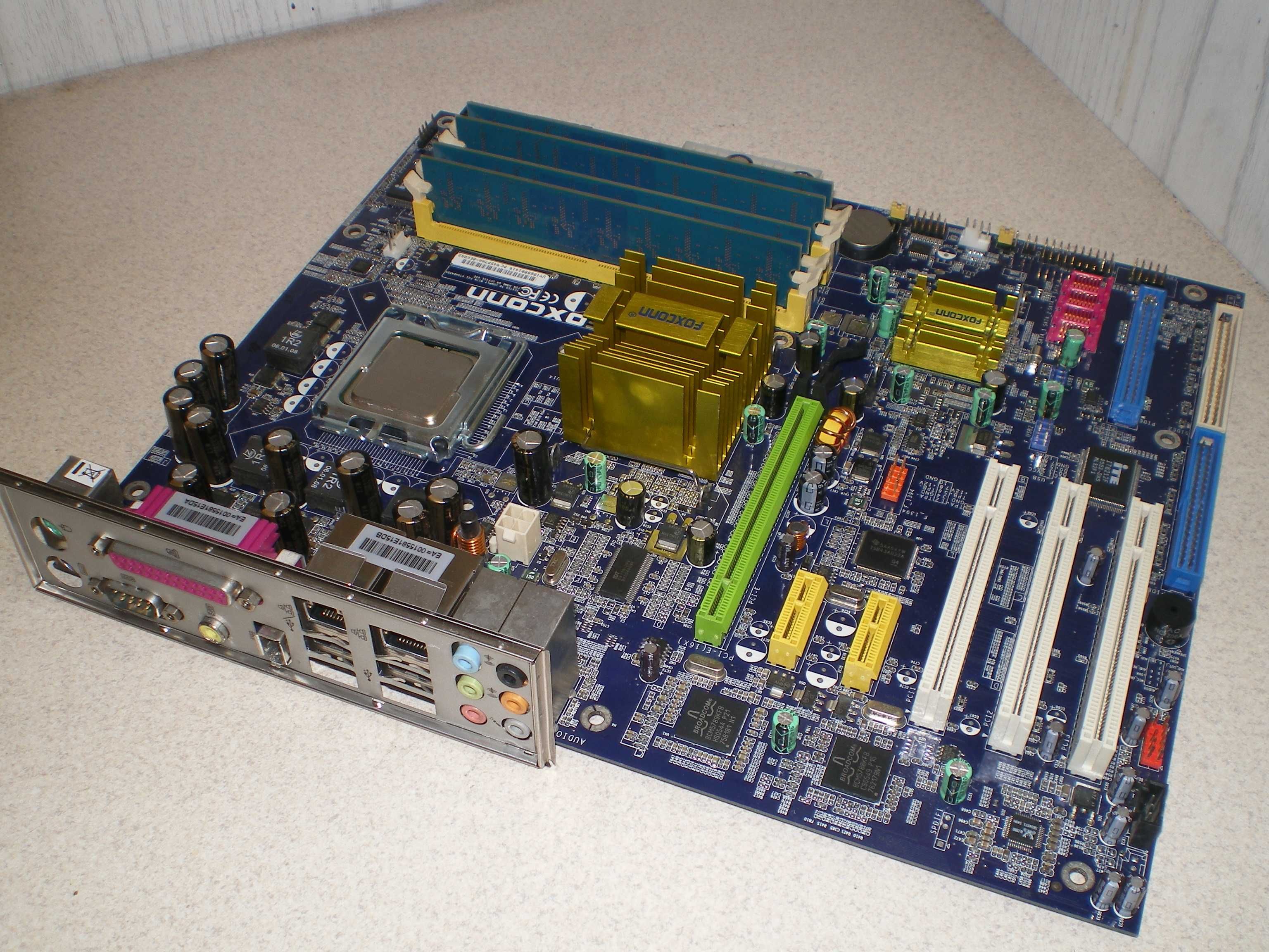 Дънна платка Foxconn 945P7AA-8EKRS2