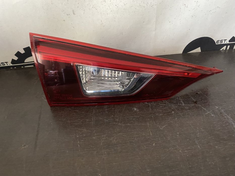 Stop stanga pe haion Mazda 3 an 2014-2018 bec si led