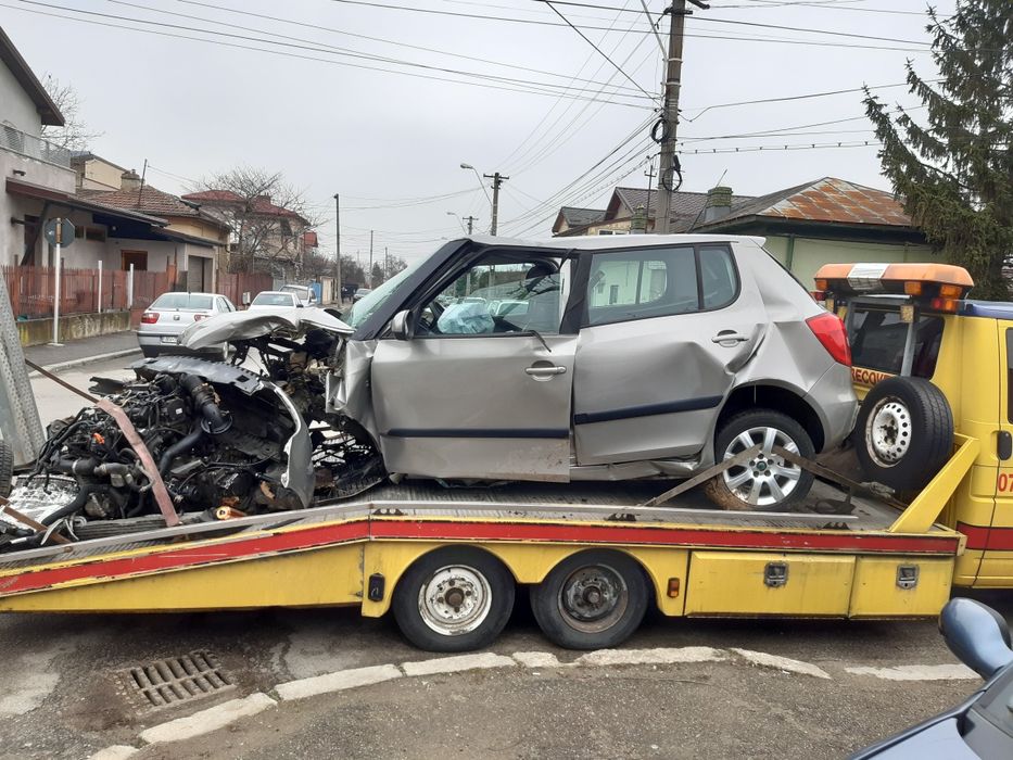 Asistenta rutieră tractari auto .vulcanizare mobila