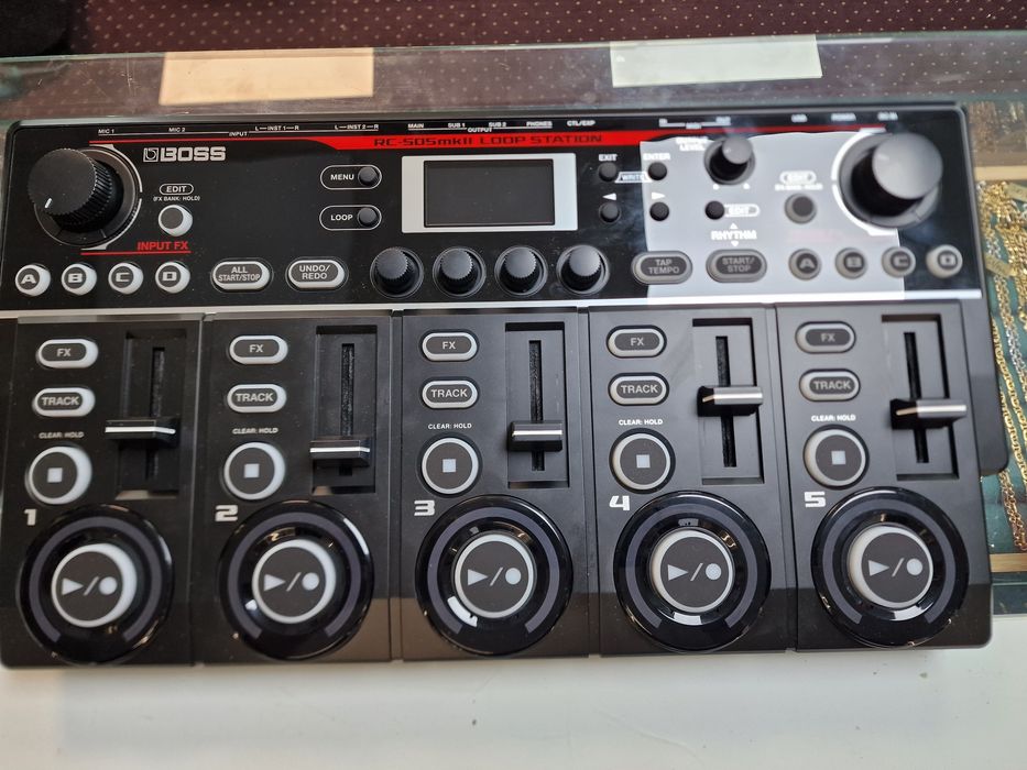 Amanet Vitan 107 Boss RC-505 MKII Tabletop Looper