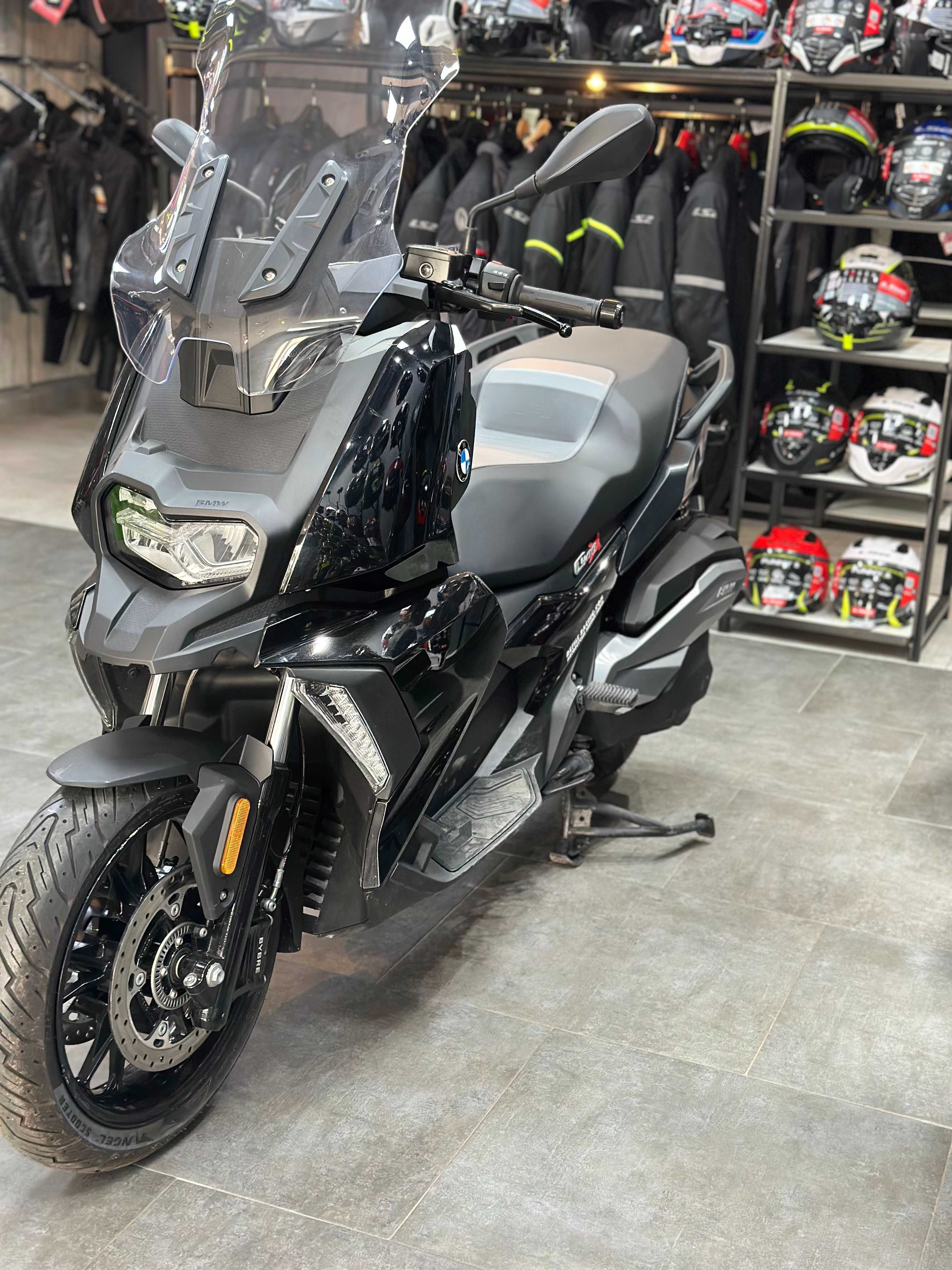 Мотоциклет BMW C400X