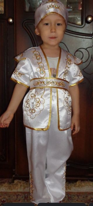 Ұлттық киім ер балаға сатылады