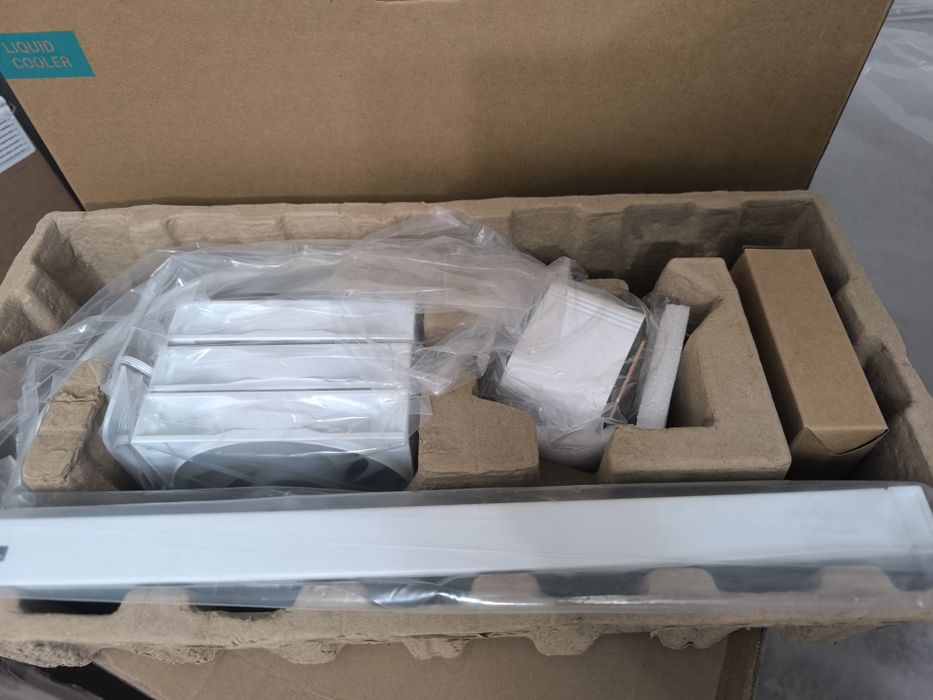 Водно охлаждане Deepcool LS720 SE WH