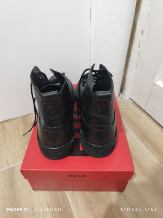 HUGO - оригинални мъжки боти