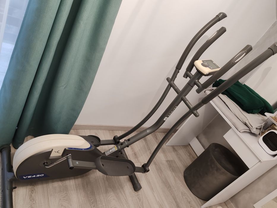 Vând bicicleta eliptica domyos ve430