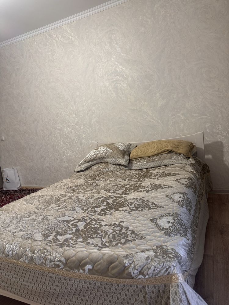 Кровать двуспальная