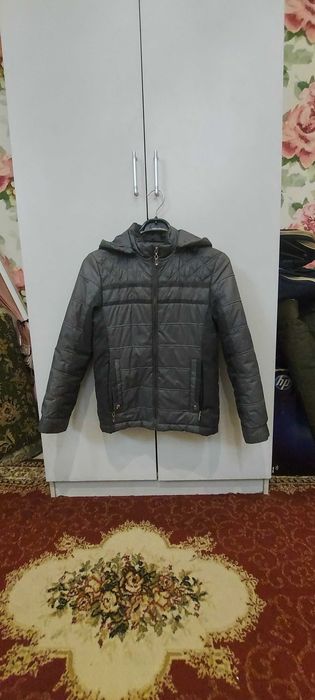 Продам куртку подростковую в хорошем состоянии