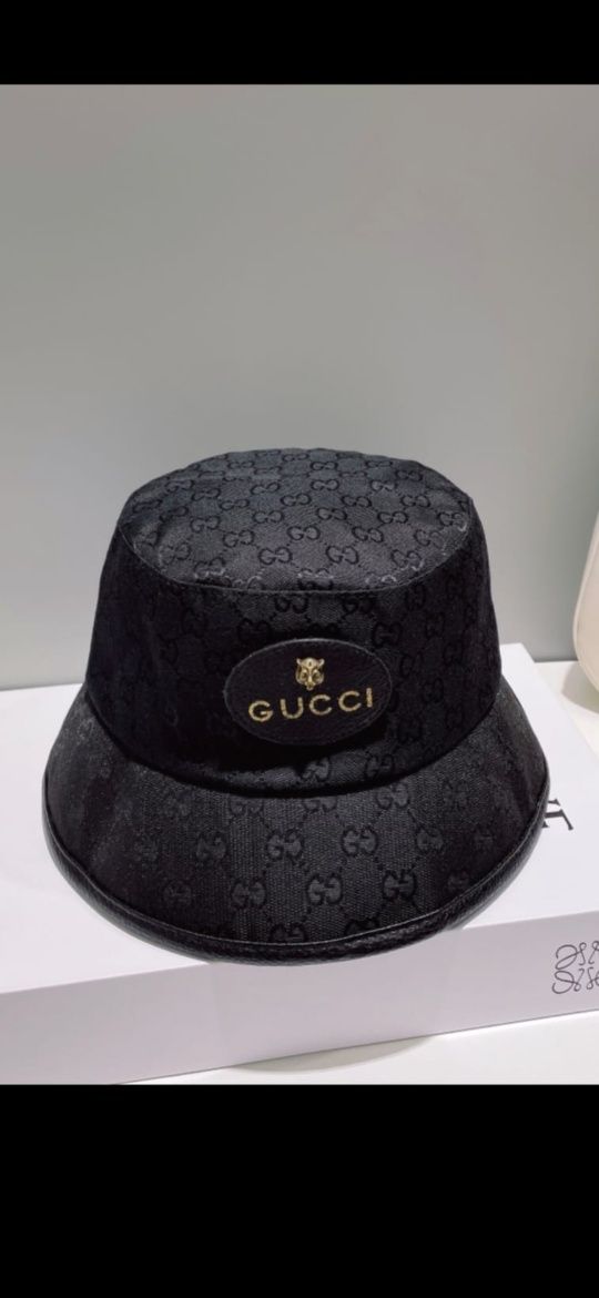 Pălărie Gucci model 2025, 7 modele