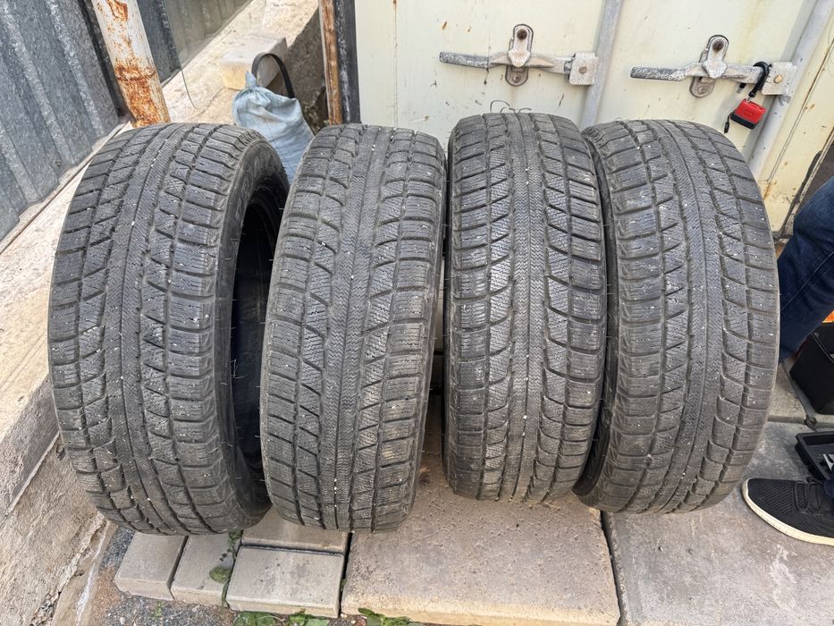 Зимние шины Triangle 225/60/17