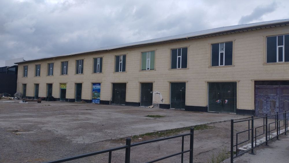 Продаётся торговое здание.