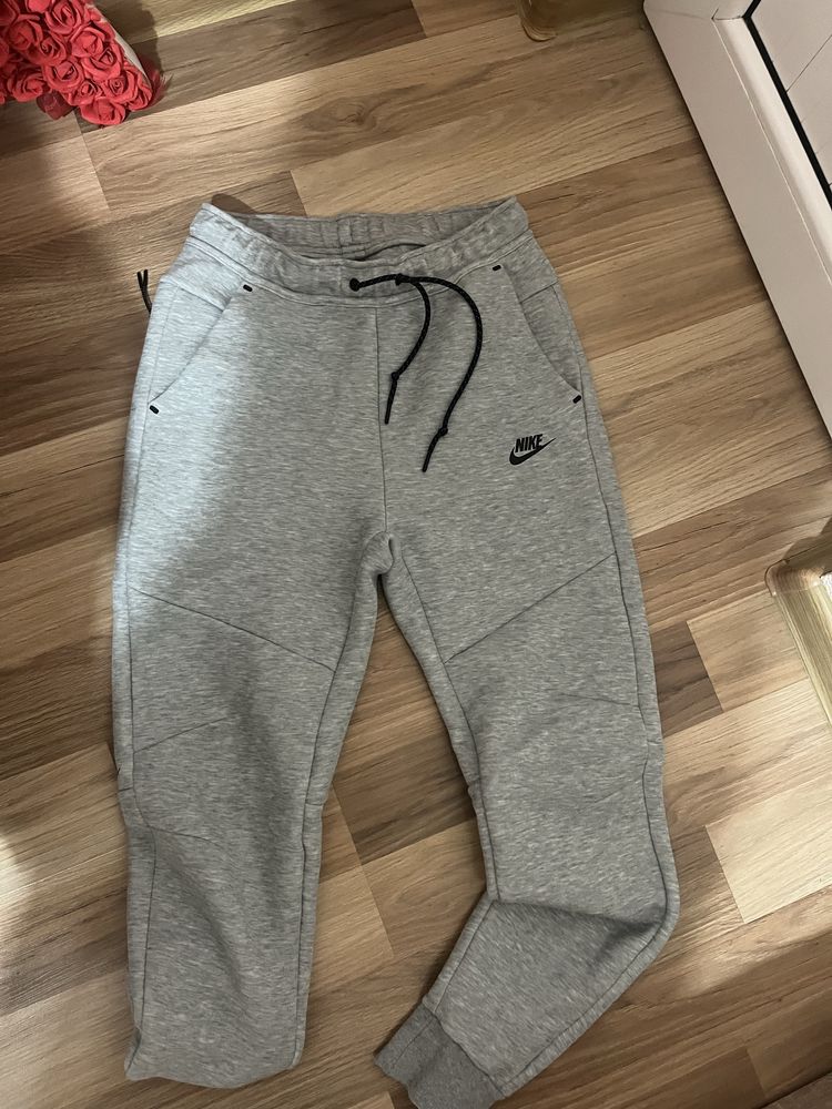 Оригинално мъжко долнище tech fleece